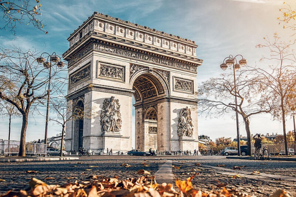 Khải Hoàn Môn và đại lộ Champs-Élysées: có gì khám phá và mua sắm gì