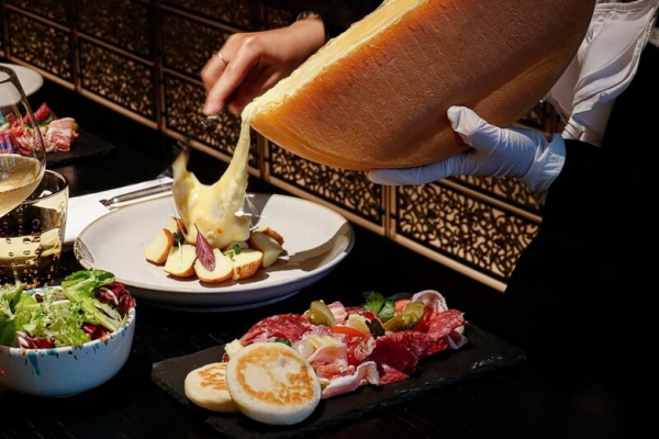 Ẩm thực Thụy Sĩ: fondue, raclette, rösti và nơi thưởng thức đúng vị nhất