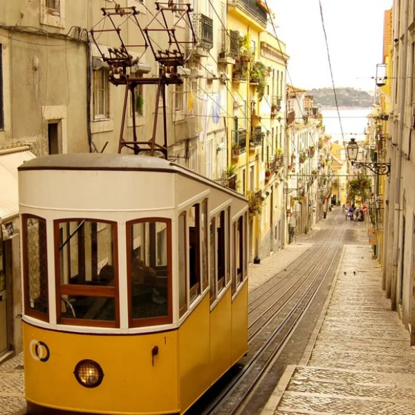 Đi xe điện Tram 28 ở Lisbon: lộ trình đẹp trải nghiệm