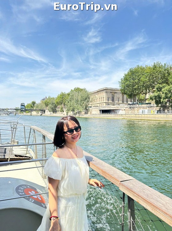 Chị Minh Hà