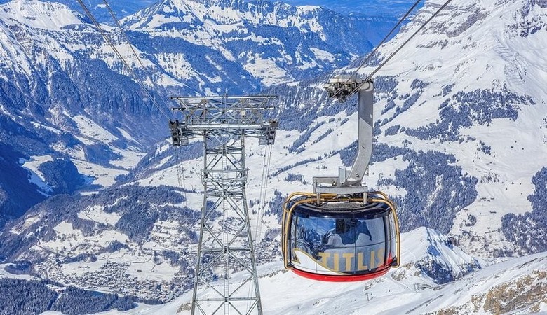 Cáp treo Titlis phủ tuyết