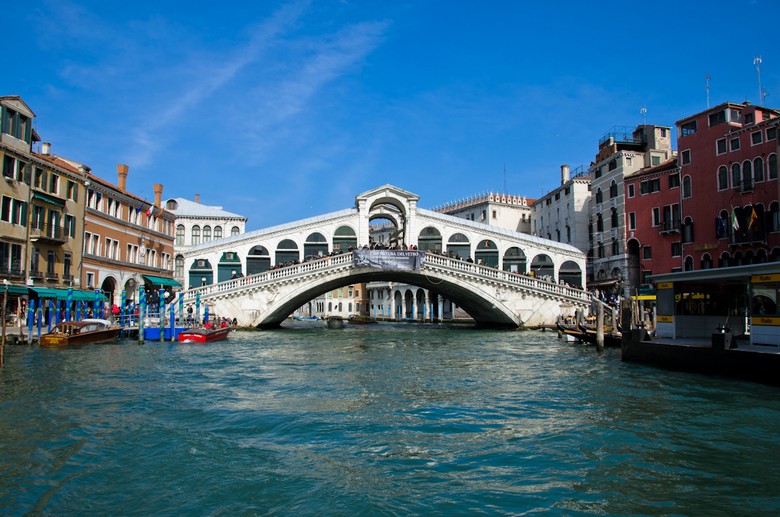 Cầu Rialto và kênh đào Venice