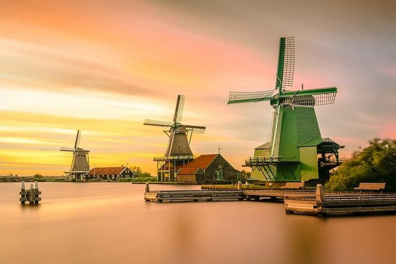 Cối xay gió gỗ tại làng Zaanse Schans, Hà Lan