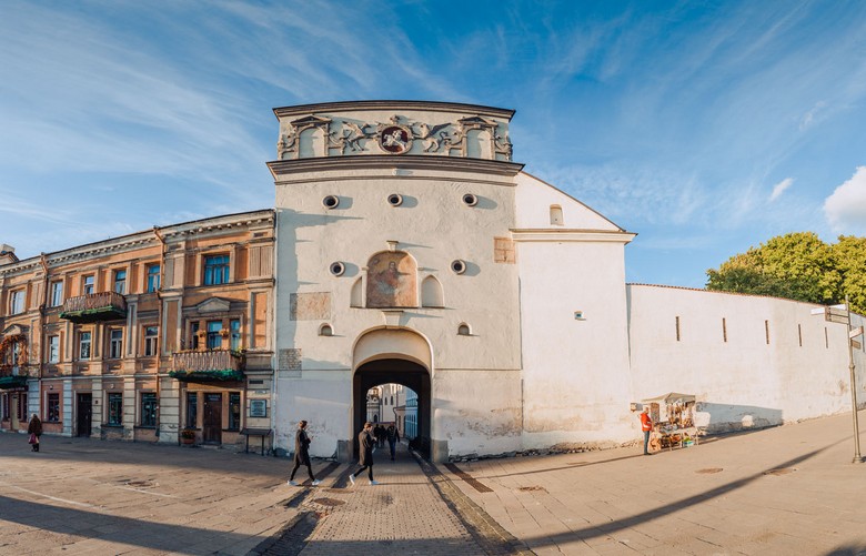 Cổng Bình Minh Dawn Gate tại Vilnius, Lithuania