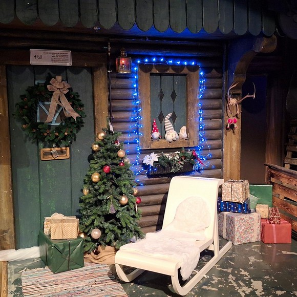 Cổng vào hang động SantaPark dưới lòng đất tại Rovaniemi