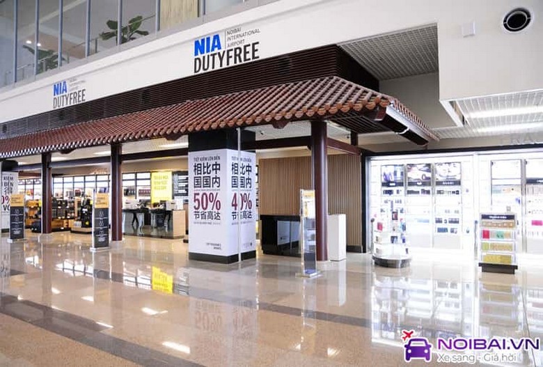 Cửa hàng miễn thuế tại sân bay Nội Bài