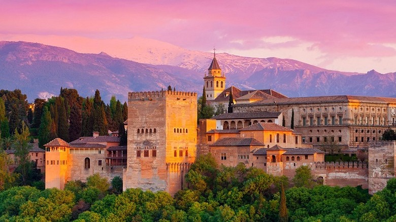 Cung điện Alhambra ở Granada, Tây Ban Nha