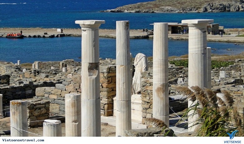 Di tích cổ đại trên đảo Delos nhìn ra biển Aegean