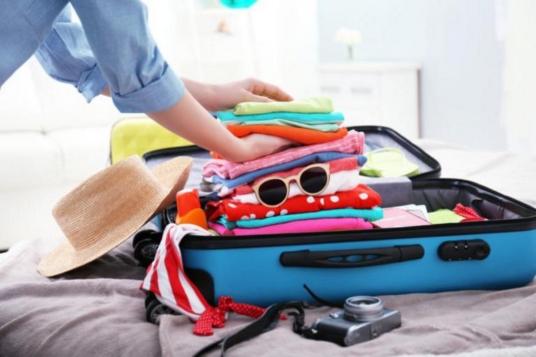 Du khách Hà Nội chuẩn bị hành lý cho hai kiểu khí hậu