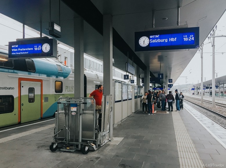 Ga tàu Innsbruck Hauptbahnhof, điểm trung chuyển đi Munich và Vienna