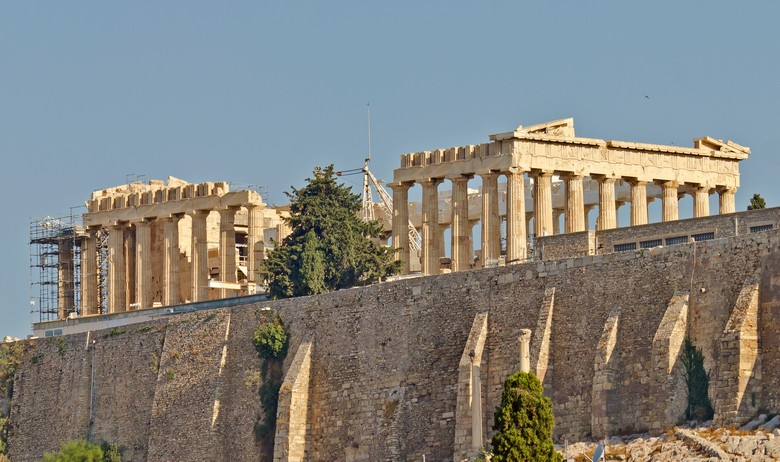 Hàng cột đá cẩm thạch của đền Parthenon nhìn cận cảnh