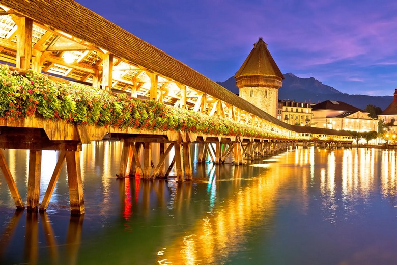 Hồ Lucerne buổi tối