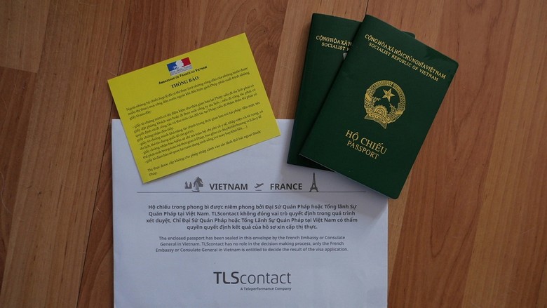 Hộ chiếu Việt Nam, visa Schengen và bộ hồ sơ giấy tờ cần thiết