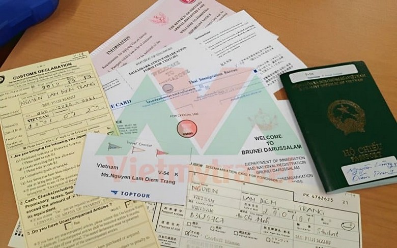 Hộ chiếu và bộ hồ sơ chuẩn bị xin visa Anh