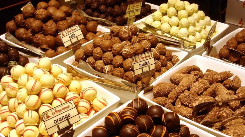 Hộp chocolate praline Bỉ bày bán tại một cửa hàng ở Brussels