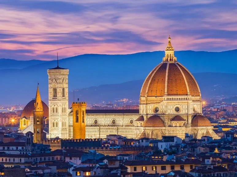 Mái vòm nhà thờ Duomo Florence nhìn từ quảng trường Michelangelo