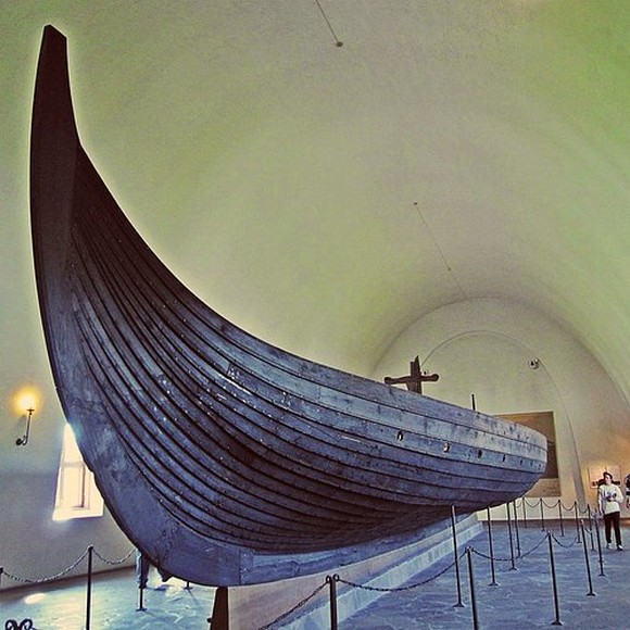 Mô hình thuyền Viking Oseberg từng được trưng bày tại bảo tàng cũ