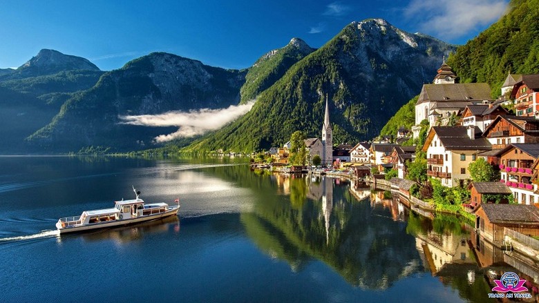 Ngôi làng Hallstatt bên hồ Hallstätter See, Áo
