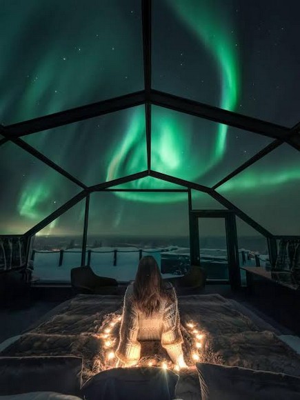 Nhà kính glass igloo với view cực quang trên nóc trong suốt