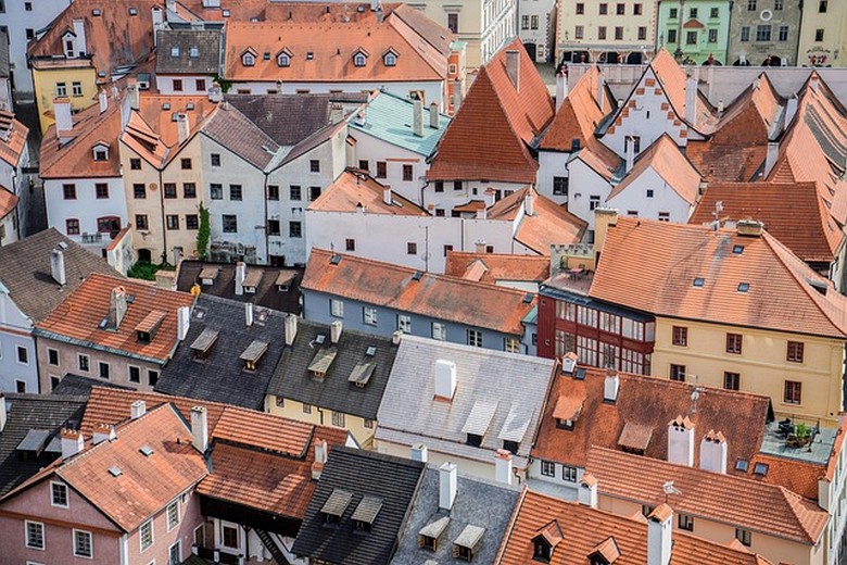 Phố cổ Cesky Krumlov với những ngôi nhà mặt tiền pastel