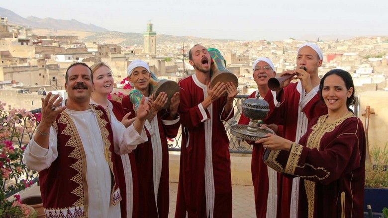 Phụ nữ Berber trong trang phục truyền thống tại vùng núi Maroc