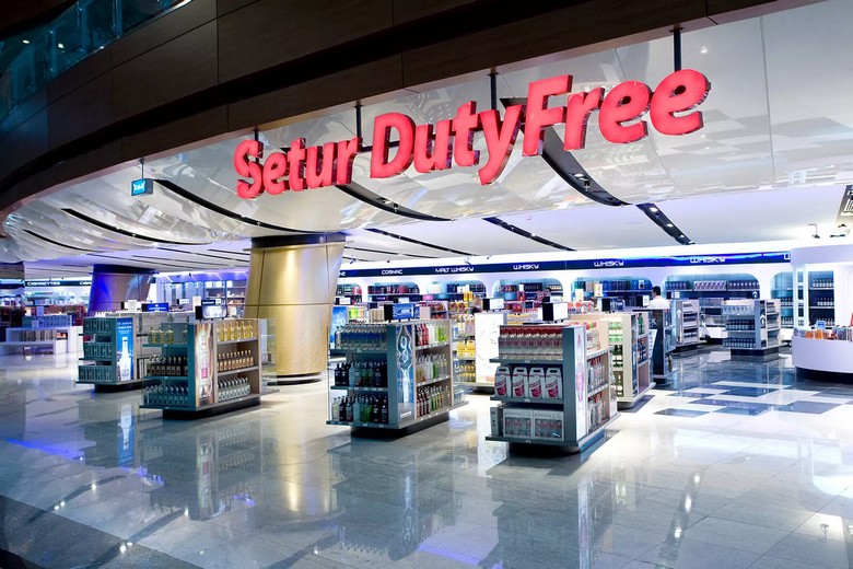 Quầy hoàn thuế VAT tại một outlet châu Âu