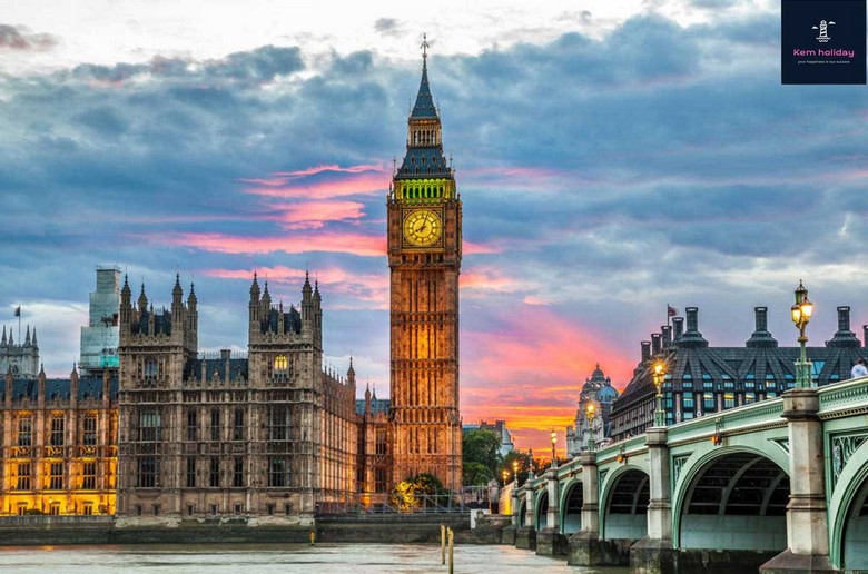 Tháp đồng hồ Big Ben và tòa nhà Quốc hội Anh bên bờ sông Thames