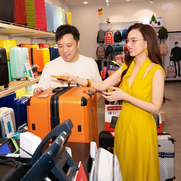 Vali còn chỗ trống để đựng đồ mua sắm mang về