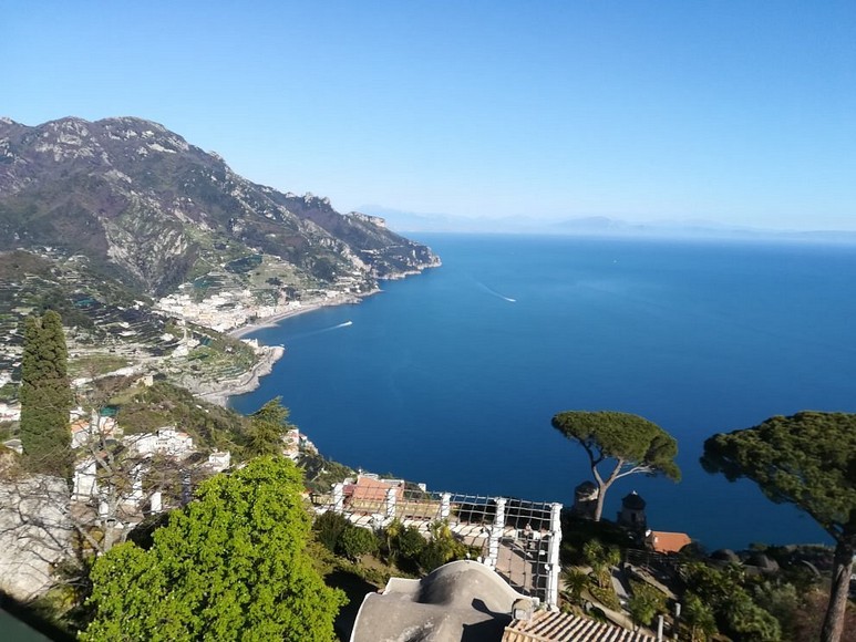 Villa Rufolo và sân ngắm cảnh ở Ravello
