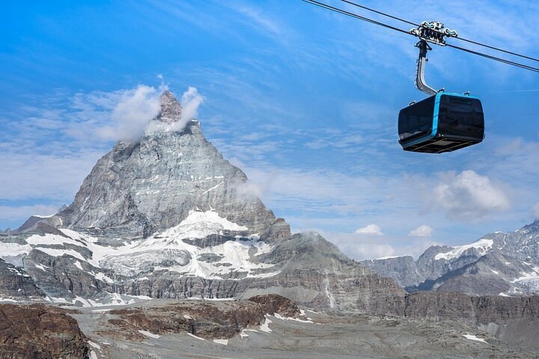 Đài quan sát Matterhorn Glacier Paradise với view toàn cảnh dãy Alps phủ tuyết