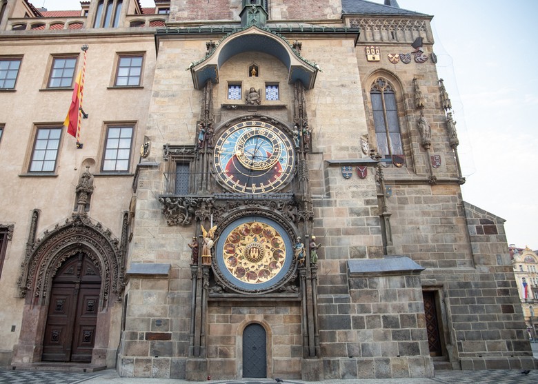  Đồng hồ thiên văn Praha trên tòa thị chính khu phố cổ