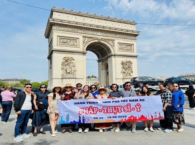 Đoàn khách Euro Trip tham quan Andalusia trong hành trình Tây Ban Nha, Bồ Đào Nha, Maroc